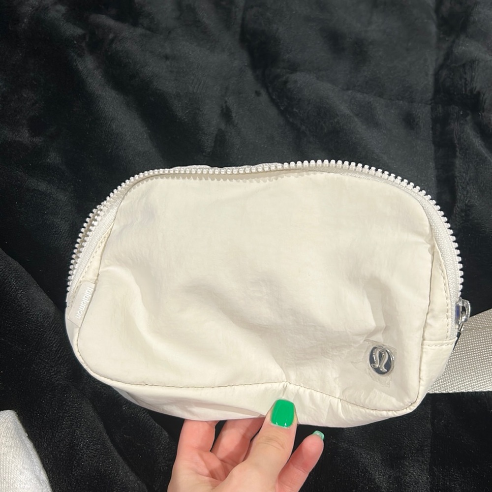 Lululemon Everywhere Belt